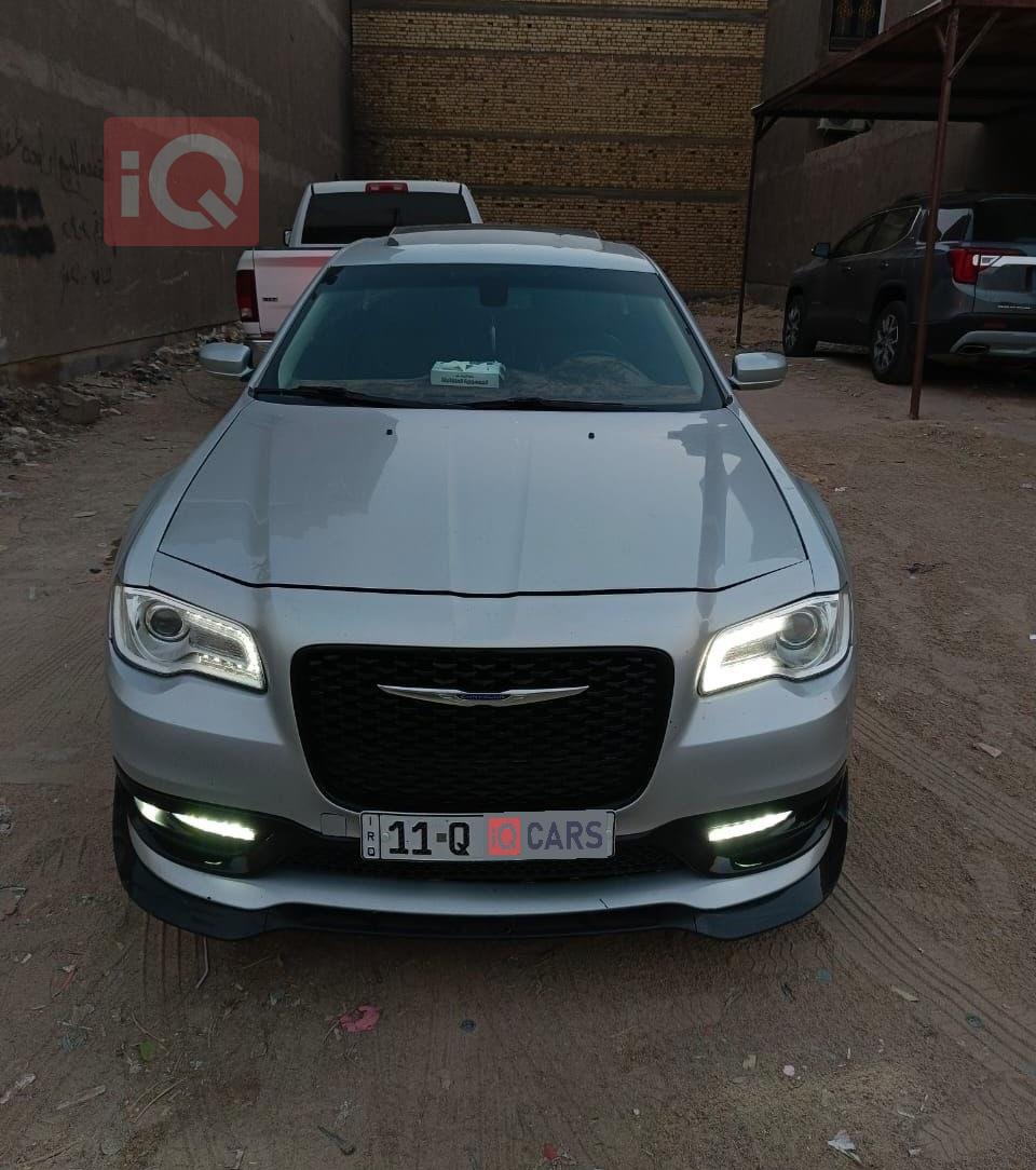 کرایسلەر 300